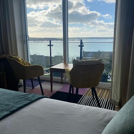 Flat 3, Murray Crescent House Bed and Breakfast Milford Haven Eksteriør billede