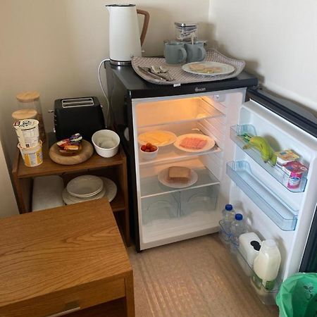 Flat 3, Murray Crescent House Bed and Breakfast Milford Haven Eksteriør billede