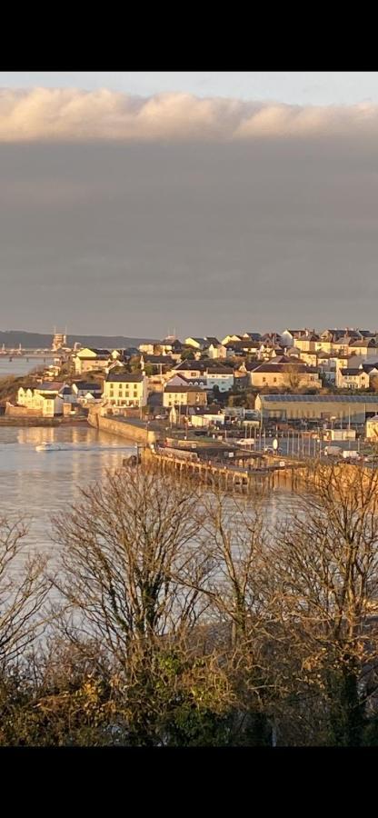 Flat 3, Murray Crescent House Bed and Breakfast Milford Haven Eksteriør billede
